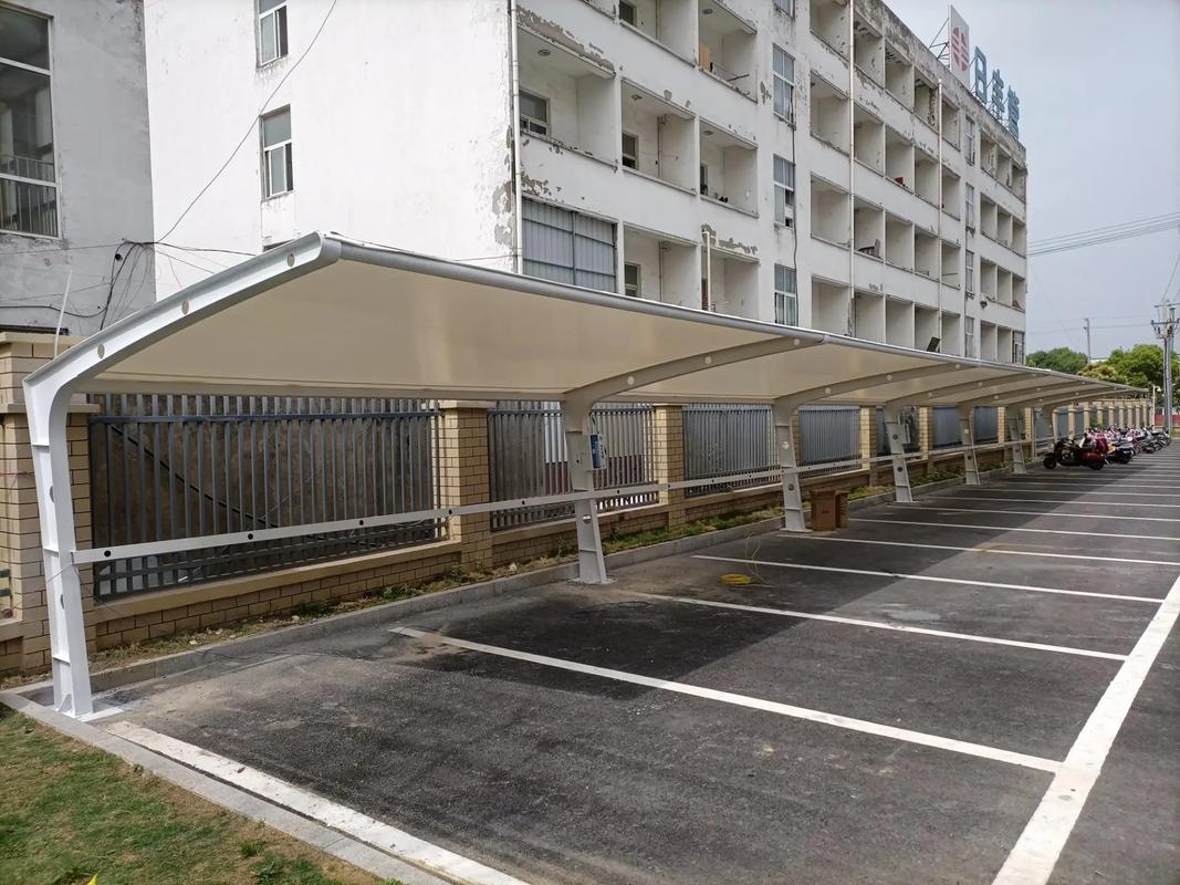 膜结构车棚完美的应用于生活当中